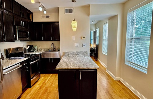 Richmond Apartamento | Airy apartment close to EVERYTHING