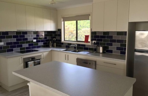 Ventnor Casa | Airy Beach Escape in Ventnor