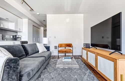 Wilburton Apartamento | Airy Bellevue Studio w/ Gym, W/D, near Spring District, by Blueground