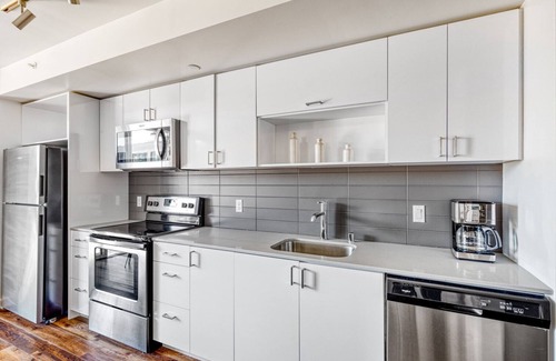 Wilburton Apartamento | Airy Bellevue Studio w/ Gym, W/D, near Spring District, by Blueground