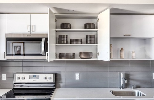 Wilburton Apartamento | Airy Bellevue Studio w/ Gym, W/D, near Spring District, by Blueground