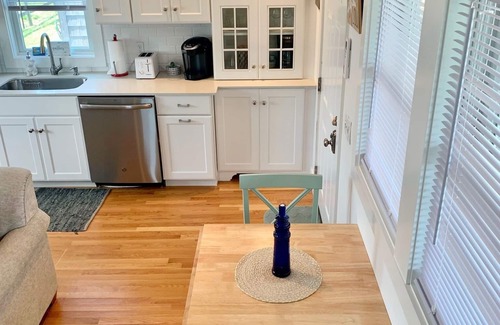 Provincetown Casa | NUEVO 1 BDRM cabaña, 0. 1 mi a la playa privada que admite mascotas