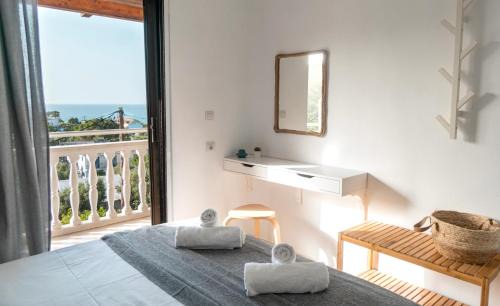 Alikanas Apartamento | Airy Flat at Xenios Avlais