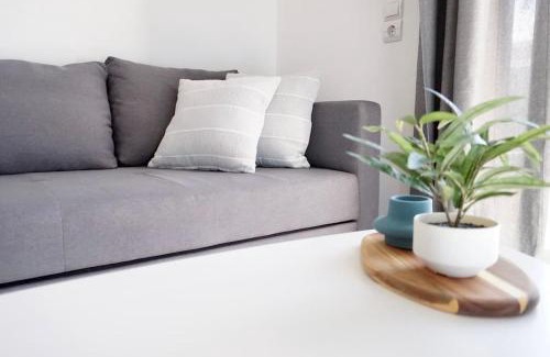 Alikanas Apartamento | Airy Flat at Xenios Avlais