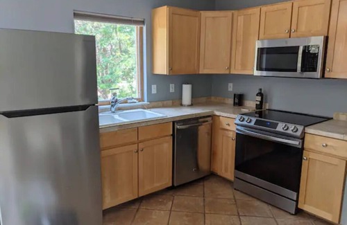 Longmont Apartamento | Airy Guesthouse - Walkable Neighborhood Coffe Shop / Restaurants /Bakery