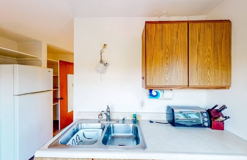 West Mesa Casa | Airy & inviting duplex with an enclosed yard, patio, & streaming - dog-friendly