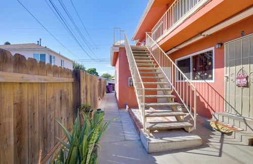 Zaferia Apartamento | Airy Long Beach Condo Rental: 2 Mi to Ocean!