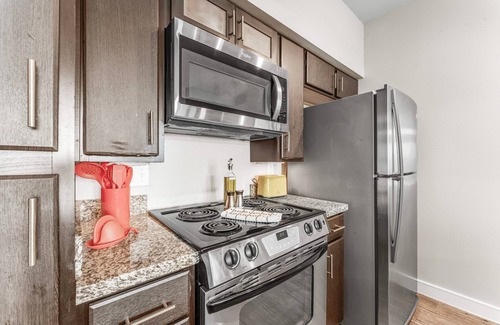 South Congress Apartamento | Airy Soco 2BR King Suite w Gympickleballlaundry
