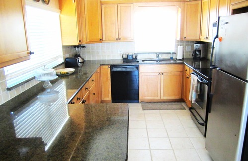 Key Colony Beach Casa | Modern, Bright & Airy - Key Colony. Canal Dock. Club de piscina, superior e inferior