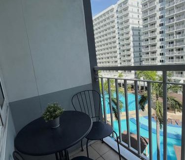 Barangay 76 Apartamento | Aiza's Place with Two Beds in Shell Residences PASAY near MOA and NAIA