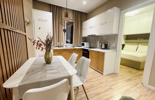 Blloku Apartamento | AJ Apartments: City Center View Apartment
