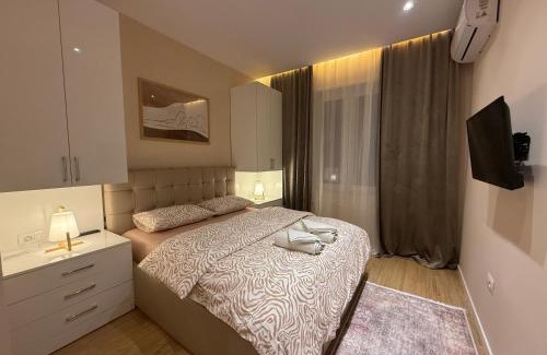 Blloku Apartamento | AJ Apartments - Hidden Gem in the Heart of Blloku