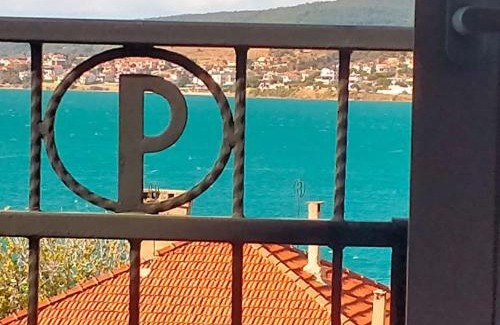 Ayvalik City Center Casa | aj konukevi müstakil ev dört odalı