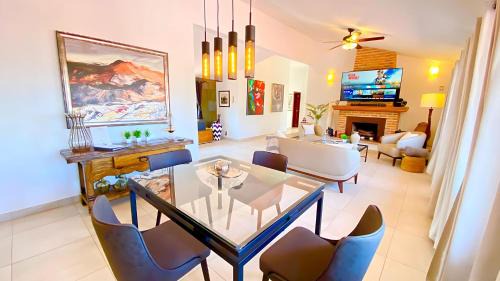 San Antonio Tlayacapan Casa | Ajijic Modern 1 Bedroom Home - Great Patio - Walk To Everything