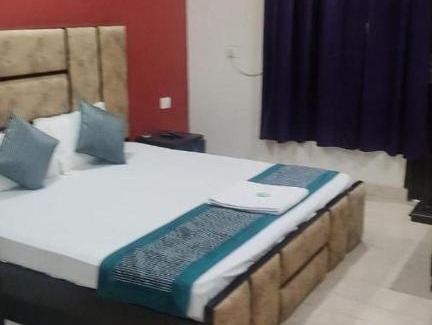 Sainik Farm Hotel | Akash Stay Home