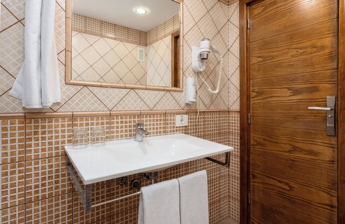 Playa del Inglés Hotel | Akeah Broncemar