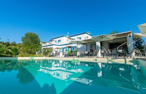 Agios Georgios Pagon Apartamento | Akis Villa Studios & Apartment with Pool by Hotelius