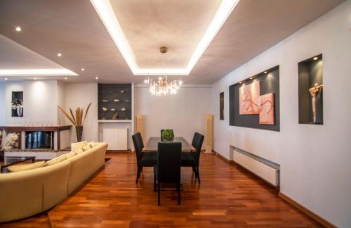 Egira Apartamento | Akrata's Elegant Luxury Suite