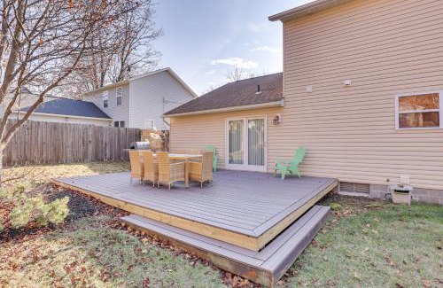 Highland Square Casa | Akron Home with Deck Walk to Towpath Trail!