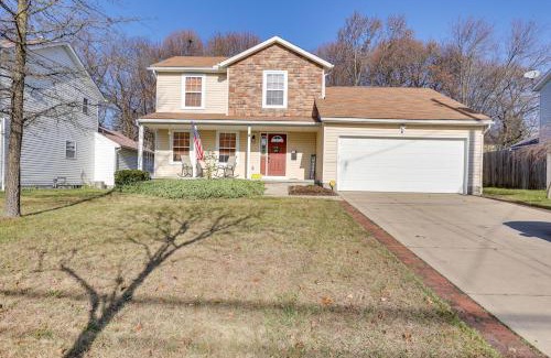 Highland Square Casa | Akron Home with Deck Walk to Towpath Trail!