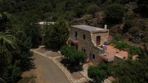 Kato Simi Apartamento | Akros Oreon Junior Suite Amori