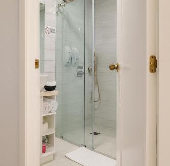 Distrito Financiero Casa | Akros Suites Quito, Habitaciones Privadas con Baño