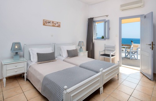 Akrotiri Hotel | Akrotiri Hotel