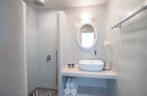 Akrotiri Hotel | Akrotiri Hotel