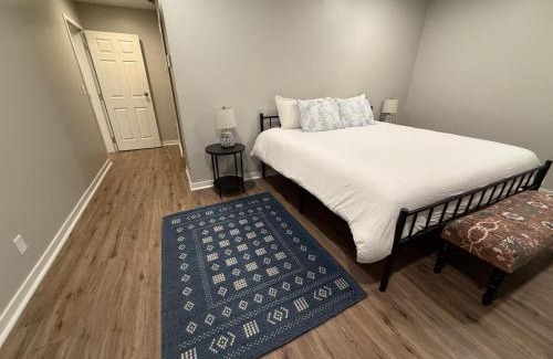 South Central Omaha Apartamento | Aksarben 2 Bedroom-Close to I80