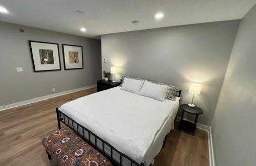 South Central Omaha Apartamento | Aksarben Area 2 BD-2 BA by UNO
