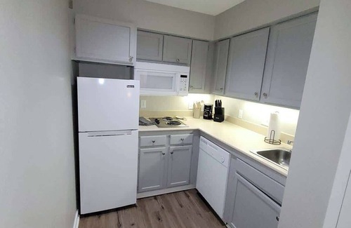 South Central Omaha Apartamento | Aksarben Gem-Easy access to I-80