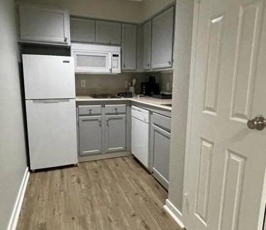 South Central Omaha Apartamento | Aksarben Gem- WFH corner desk & minutes from I-80
