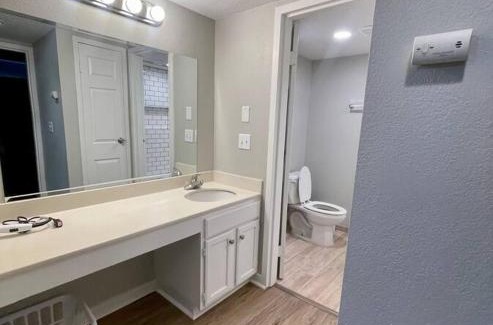 South Central Omaha Apartamento | Aksarben Gem- WFH corner desk & minutes from I-80