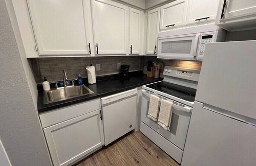 South Central Omaha Apartamento | Aksarben Living-Cozy 1 BDRM 1 BA