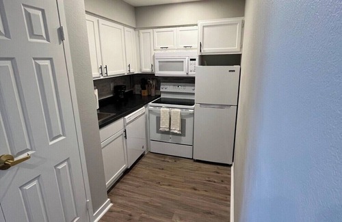 South Central Omaha Apartamento | Aksarben Living-Cozy 1 BDRM 1 BA