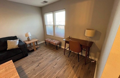 South Central Omaha Apartamento | Aksarben Living-Cozy 1 BDRM 1 BA