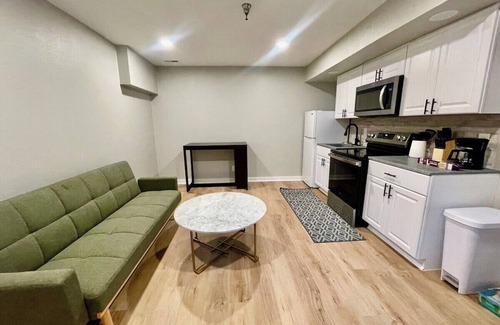 South Central Omaha Apartamento | Aksarben Modern 1Bed ground level with parking
