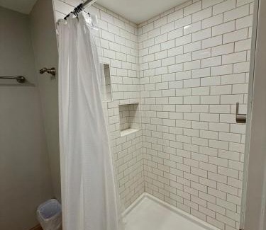 South Central Omaha Apartamento | Aksarben View One Bedroom
