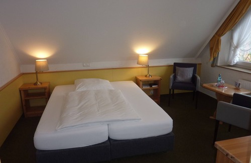 Harpstedt Hotel | AKZENT Hotel Zur Wasserburg , bed & breakfast