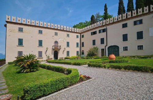 Cola Apartamento | Al Castello Elegante Residenz Mit Schwimmbad