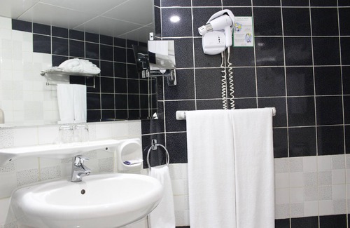 Al Zahiyah Hotel | Al Diar Dana Hotel