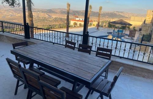 Zayy Chalet De Esquí | Al Eman Oasis Farm