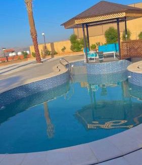 Zayy Chalet De Esquí | Al Eman Oasis Farm