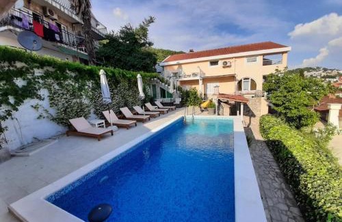 Trebesinj Apartamento | Al Mare Vacation Home