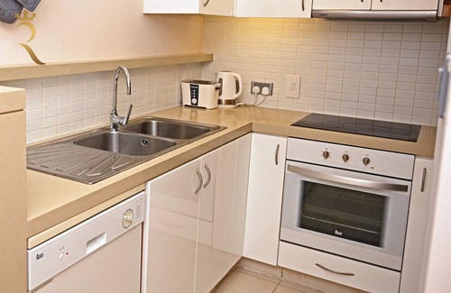 Al Raha Beach Apartamento | Al Rahbah 1B 207 · Modern 2BR Apartment - Beach Access