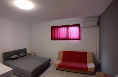 Inija Apartamento | AlejaPark Inđija