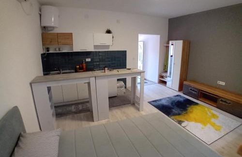Inija Apartamento | AlejaPark Inđija