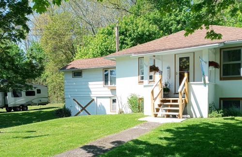 Montour Falls Cabaña | Al's Creekside Cottage in the Finger Lakes