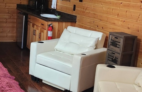 Pipe Creek Otro | Al's Hideaway Cabin and RV Rentals LLC
