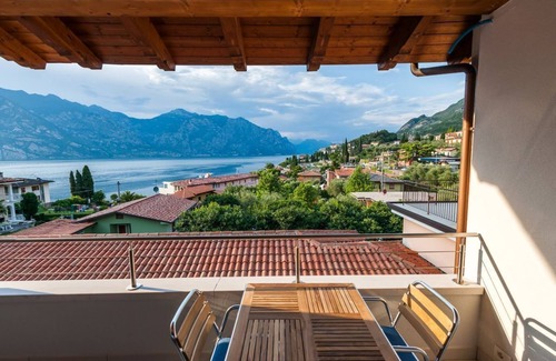 Malcesine Old Town Apartamento | Al vecchio frantoio in the center of town with beautiful lake views, near beach